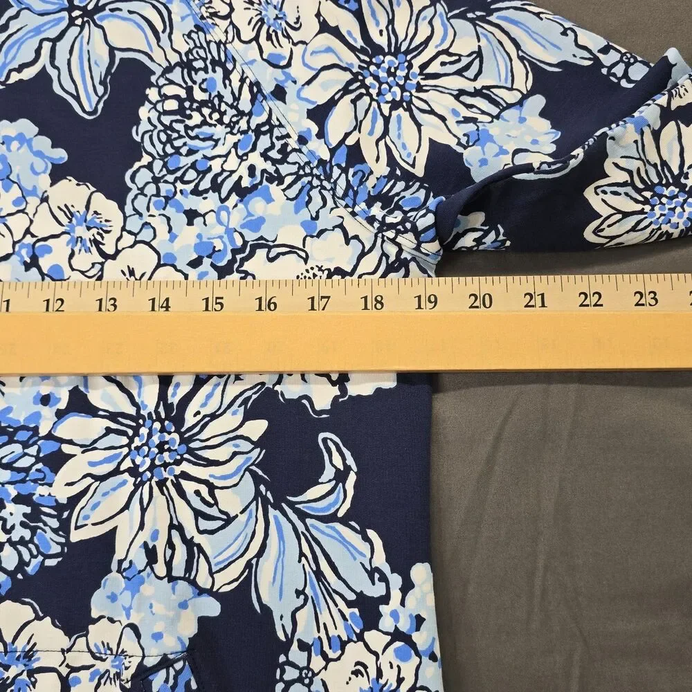 Lilly Pulitzer UPF 50 Skipper Popover Low Tide Navy Bouquet All Day Medium - Picture 8 of 13